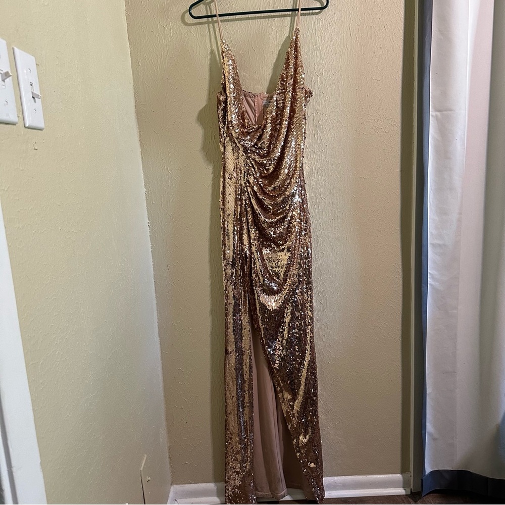 Elegant Gold Sequin Evening Gown